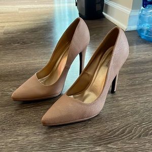 Charlotte Russe Tan/Cream Faux Snakeskin Heels